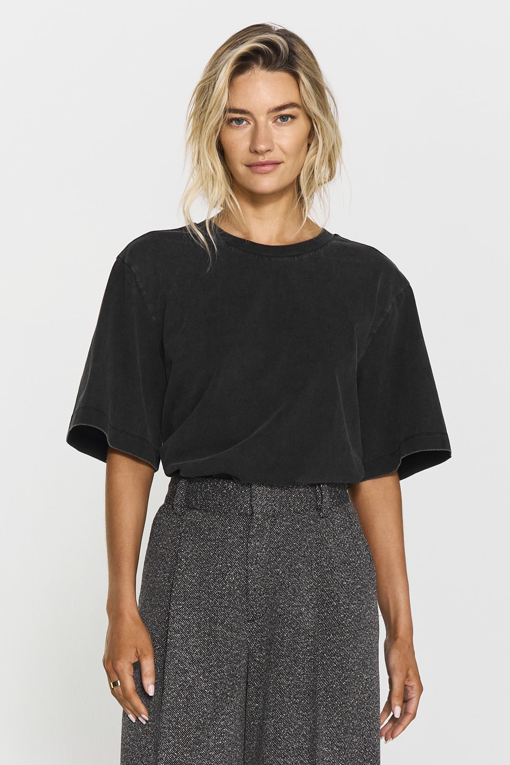 Nellie Tee