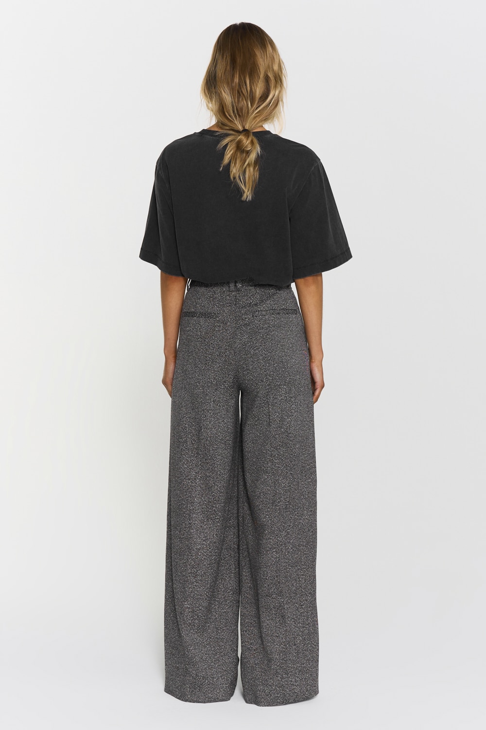 Nellie Tee