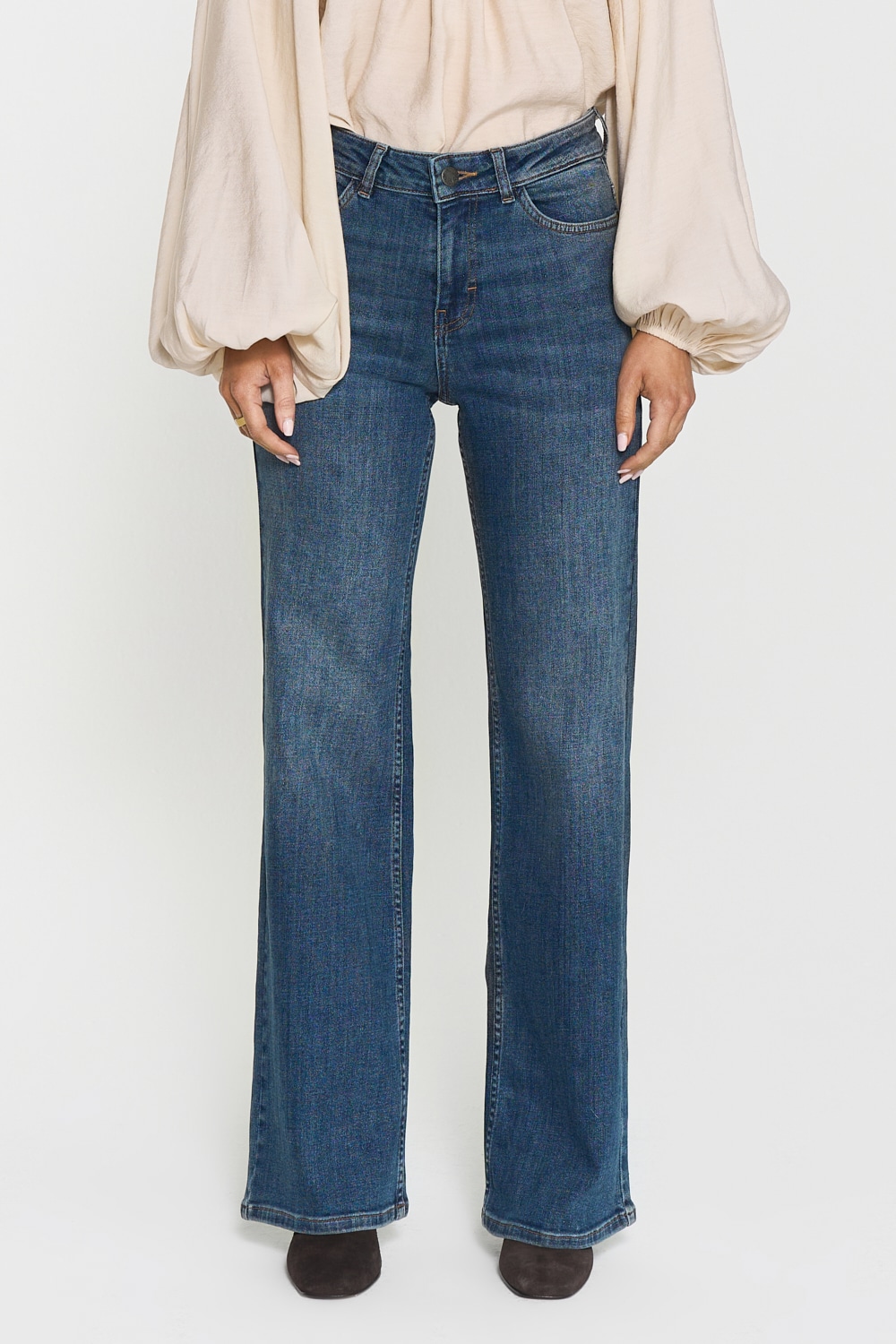 Nora Jeans