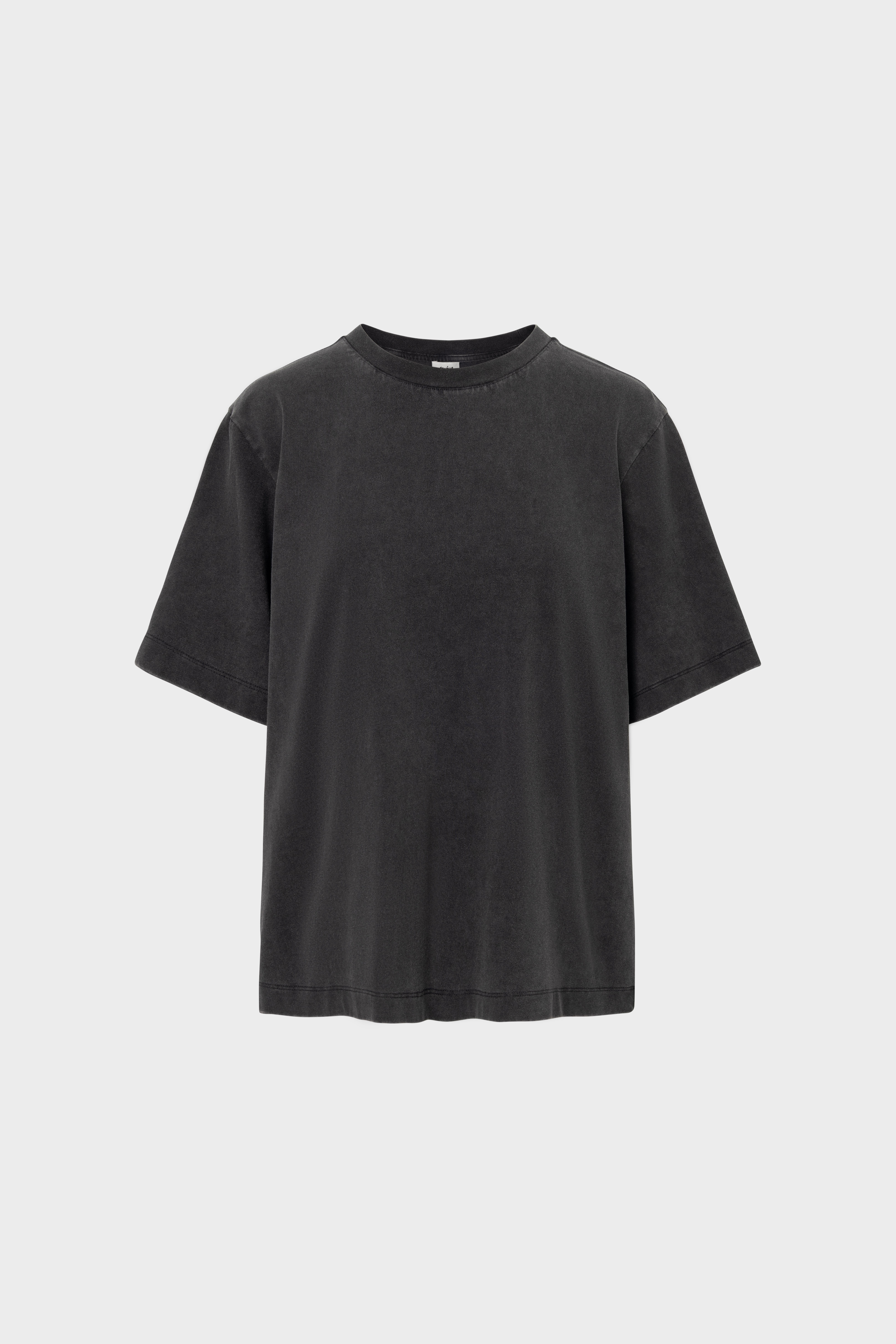Nellie Tee