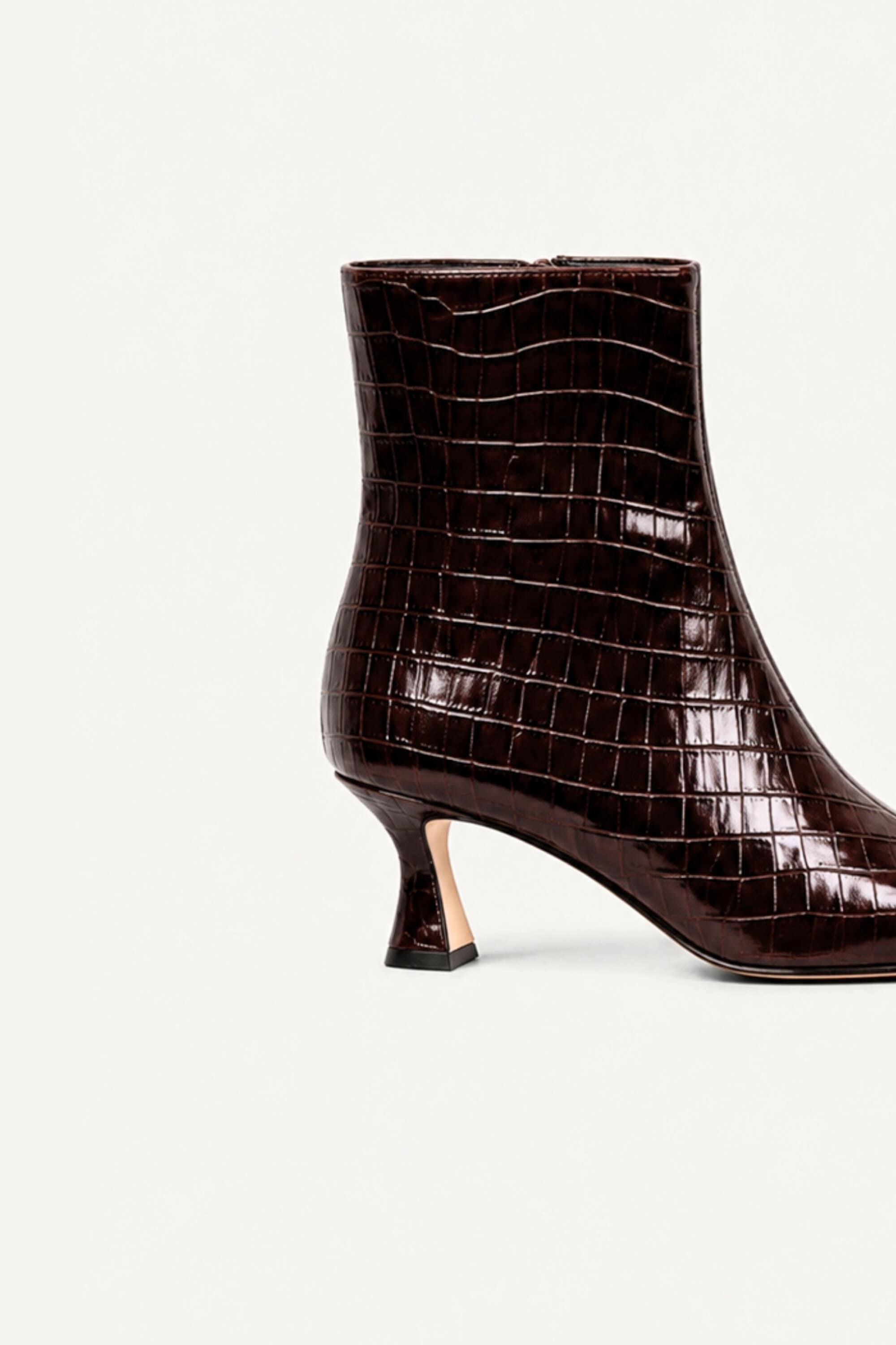 Celle Boots